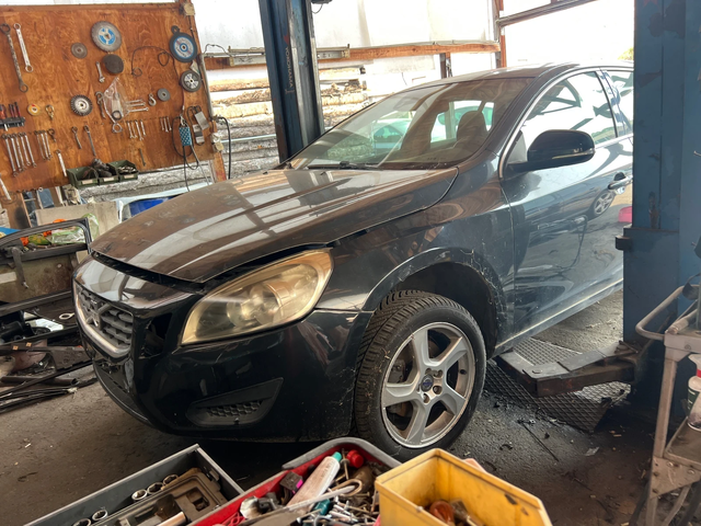 Volvo V60 D3-163к.с - автомобили, коли, обяви за нови и употребявани 0