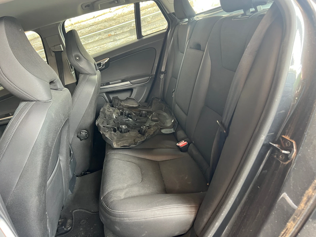 Volvo V60 D3-163к.с - автомобили, коли, обяви за нови и употребявани 14