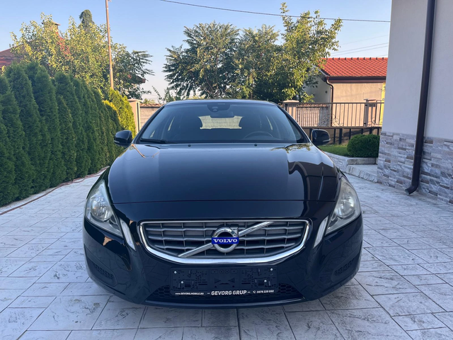 Volvo V60 1.6 D AVTO - автомобили, коли, обяви за нови и употребявани 1