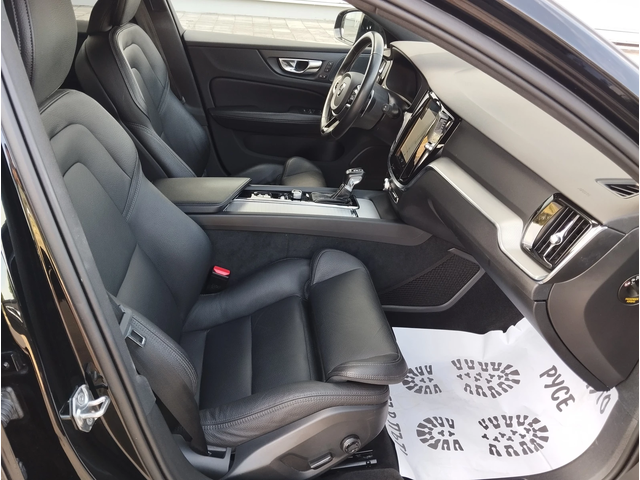 Volvo V60 2.0D R-Line - автомобили, коли, обяви за нови и употребявани 8