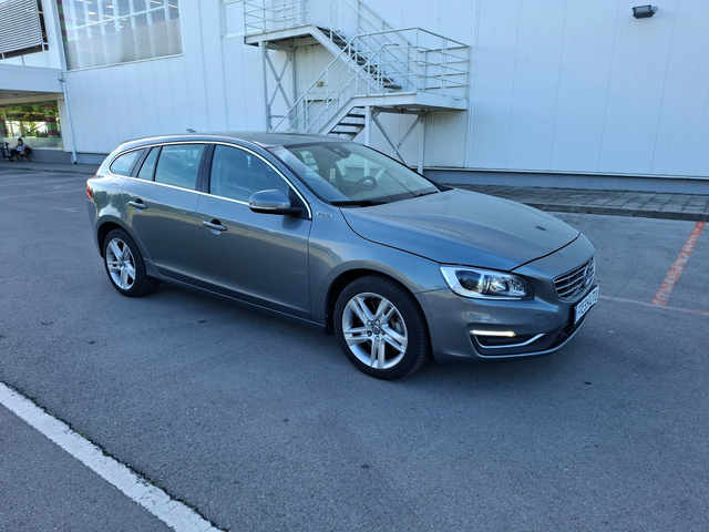 Volvo V60 2.4D6 TWIN ENGIN 4x4 - автомобили, коли, обяви за нови и употребявани 1