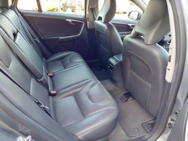 Volvo V60 2.4D6 TWIN ENGIN 4x4 - автомобили, коли, обяви за нови и употребявани 8