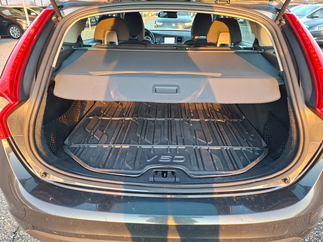 Volvo V60 2, 0 D4 Summum Geartronic - автомобили, коли, обяви за нови и употребявани 10