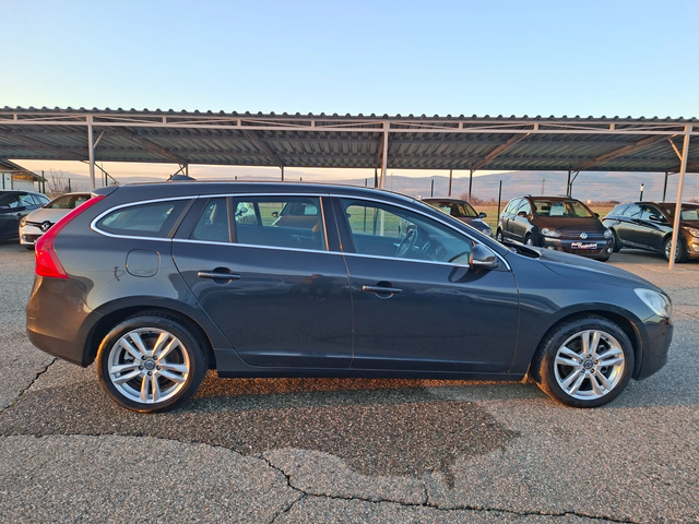 Volvo V60 2, 0 D4 Summum Geartronic - автомобили, коли, обяви за нови и употребявани 3