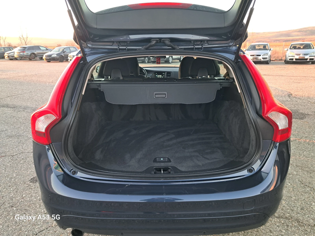 Volvo V60 1, 6 D2 - автомобили, коли, обяви за нови и употребявани 8