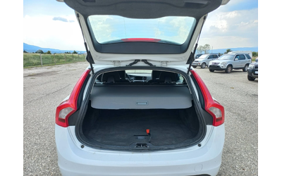 Volvo V60 2, 0 d3 avtomat - автомобили, коли, обяви за нови и употребявани 10