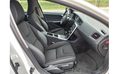 Volvo V60 2, 0 d3 avtomat - автомобили, коли, обяви за нови и употребявани 11