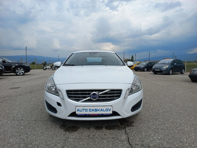 Volvo V60 2, 0 d3 avtomat - автомобили, коли, обяви за нови и употребявани 2