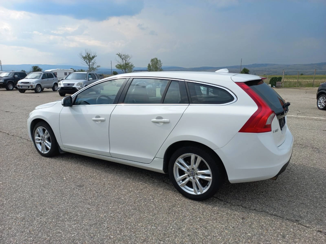 Volvo V60 2, 0 d3 avtomat - автомобили, коли, обяви за нови и употребявани 3