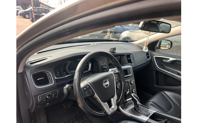 Volvo V60 2.4D6 PLUG-IN-HYBRID AWD AVTOMAT/KOJA EURO 6 - автомобили, коли, обяви за нови и употребявани 13