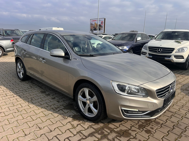 Volvo V60 2.4D6 PLUG-IN-HYBRID AWD AVTOMAT/KOJA EURO 6 - автомобили, коли, обяви за нови и употребявани 3