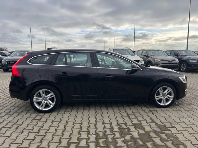 Volvo V60 2.4 PLUG IN HYBRID AWD AVTOMAT/KOJA/NAVI EURO 5 - автомобили, коли, обяви за нови и употребявани 4
