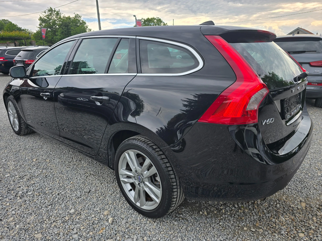 Volvo V60 2.0D3-ЕВРО 5В-АВТОМАТИК-НАВИГАЦИЯ - автомобили, коли, обяви за нови и употребявани 3