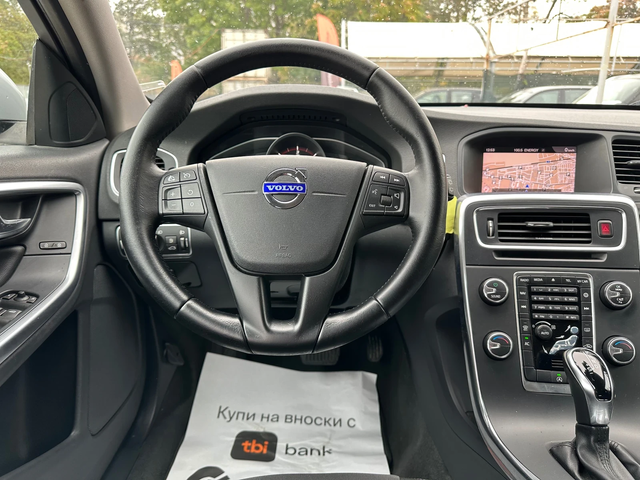 Volvo V60 2.0/D3 - автомобили, коли, обяви за нови и употребявани 11