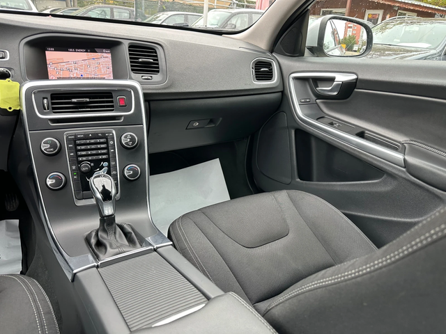 Volvo V60 2.0/D3 - автомобили, коли, обяви за нови и употребявани 12