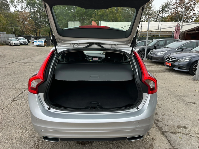 Volvo V60 2.0/D3 - автомобили, коли, обяви за нови и употребявани 13
