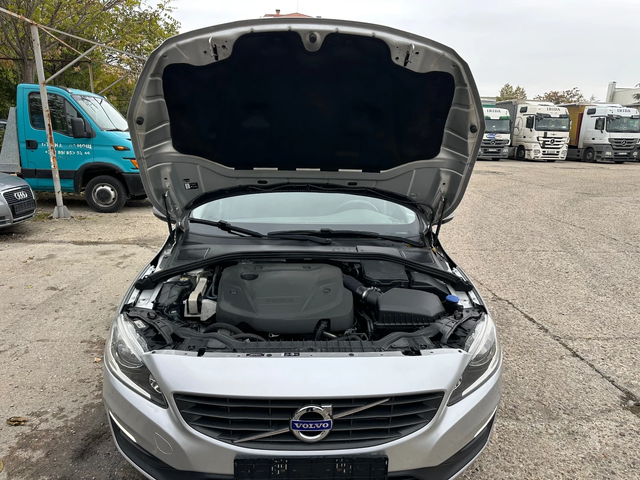 Volvo V60 2.0/D3 - автомобили, коли, обяви за нови и употребявани 15