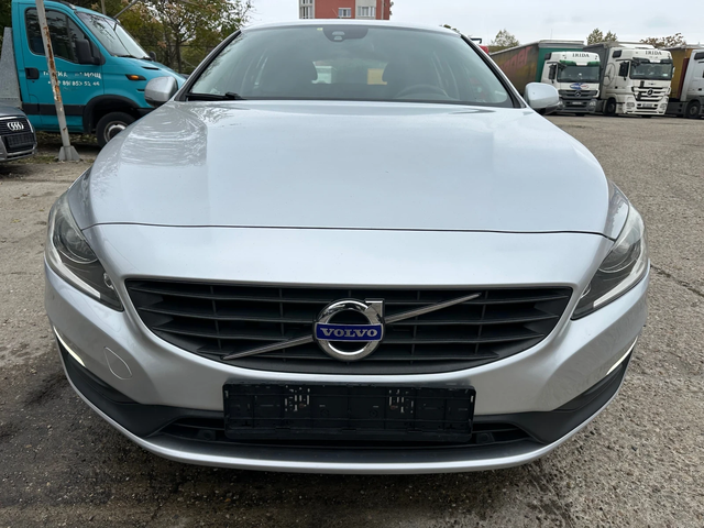 Volvo V60 2.0/D3 - автомобили, коли, обяви за нови и употребявани 1