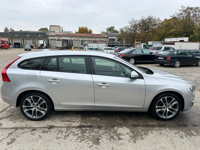 Volvo V60 2.0/D3 - автомобили, коли, обяви за нови и употребявани 3