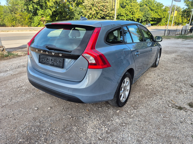Volvo V60 2.0D 163k.s - автомобили, коли, обяви за нови и употребявани 4