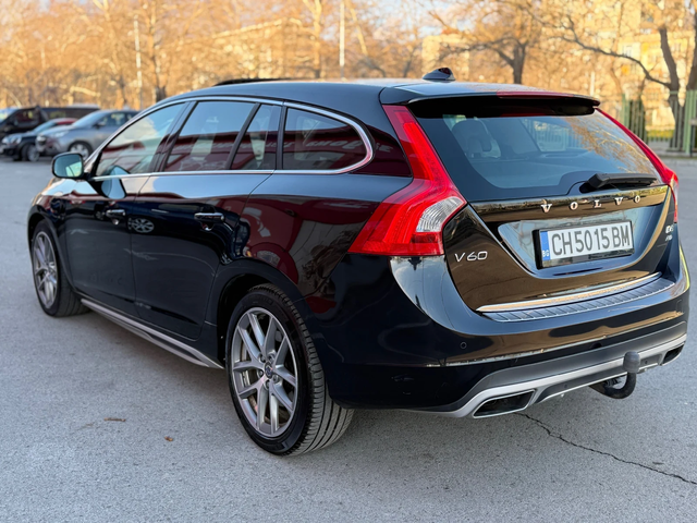 Volvo V60 2.4* PLUG-IN-HYB* 4х4* ПОДГРЕВ* АВТОПИЛОТ* ШИБИДАХ - автомобили, коли, обяви за нови и употребявани 3