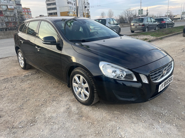 Volvo V60 2.0D3-AVTOMAT - автомобили, коли, обяви за нови и употребявани 1