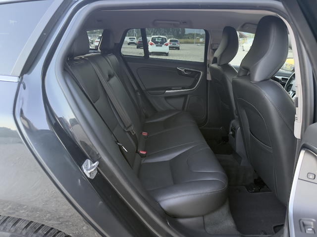 Volvo V60 D5 2.4D AWD/Автомат/Навигация/Собствен лизинг - автомобили, коли, обяви за нови и употребявани 10