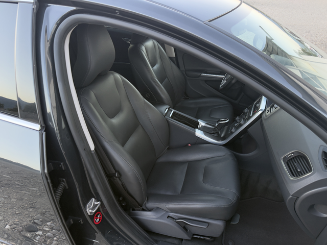 Volvo V60 D5 2.4D AWD/Автомат/Навигация/Собствен лизинг - автомобили, коли, обяви за нови и употребявани 11