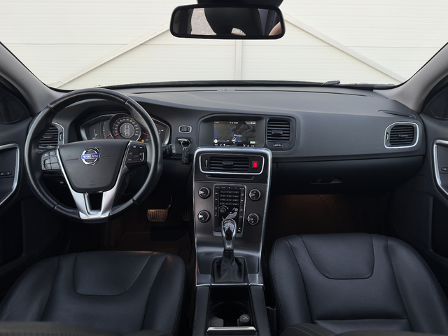 Volvo V60 D5 2.4D AWD/Автомат/Навигация/Собствен лизинг - автомобили, коли, обяви за нови и употребявани 13