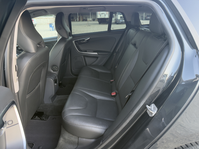 Volvo V60 D5 2.4D AWD/Автомат/Навигация/Собствен лизинг - автомобили, коли, обяви за нови и употребявани 9