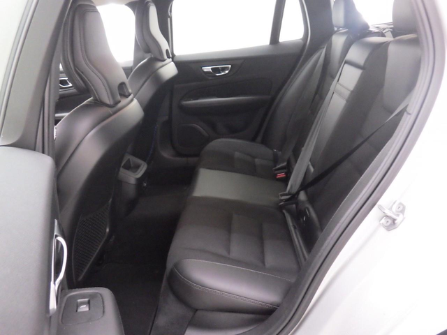 Volvo V60 T4/ Geartronic/ Momentum Pro/ Очакван внос ! - автомобили, коли, обяви за нови и употребявани 5