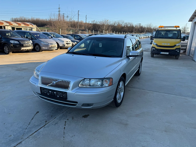Volvo V70 2.4i 140k.c * Bi-Fuel* UNIKAT* - автомобили, коли, обяви за нови и употребявани 1