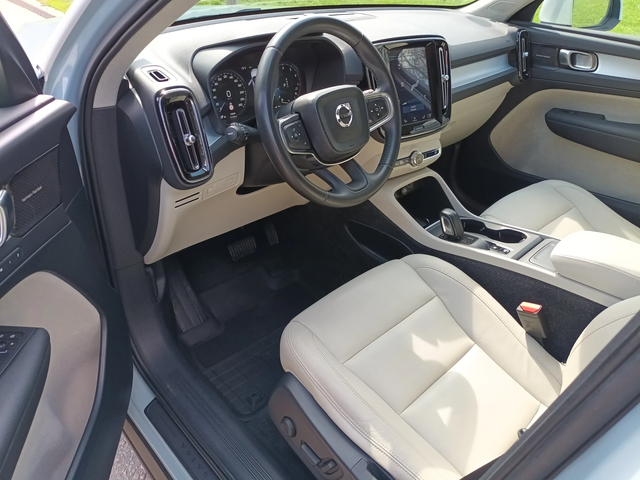 Volvo XC40 AWD/KEYLESS/360 КАМЕРА - автомобили, коли, обяви за нови и употребявани 5