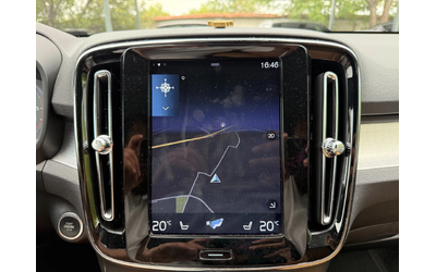 Volvo XC40 D4 AWD - автомобили, коли, обяви за нови и употребявани 13