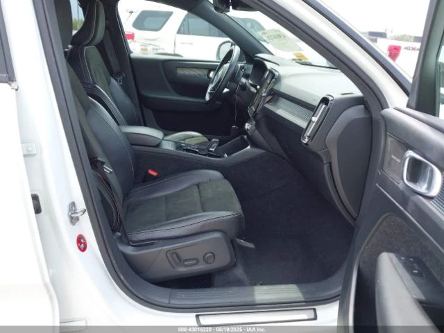 Volvo XC40 T5* R-DESIGN* АВТО КРЕДИТ - автомобили, коли, обяви за нови и употребявани 6