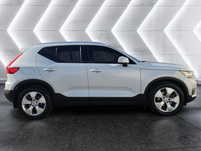 Volvo XC40 * T4 AWD Momentum * CARFAX * ЦЕНА ДО БГ - автомобили, коли, обяви за нови и употребявани 2