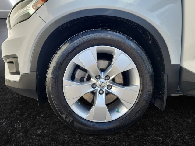 Volvo XC40 * T4 AWD Momentum * CARFAX * ЦЕНА ДО БГ - автомобили, коли, обяви за нови и употребявани 6