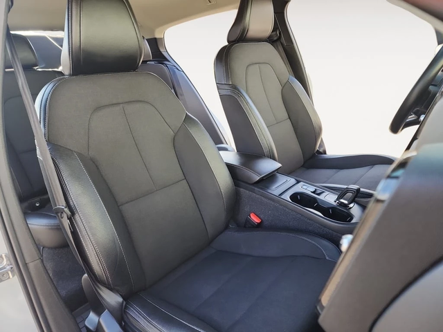 Volvo XC40 * T4 AWD Momentum * CARFAX * ЦЕНА ДО БГ - автомобили, коли, обяви за нови и употребявани 9