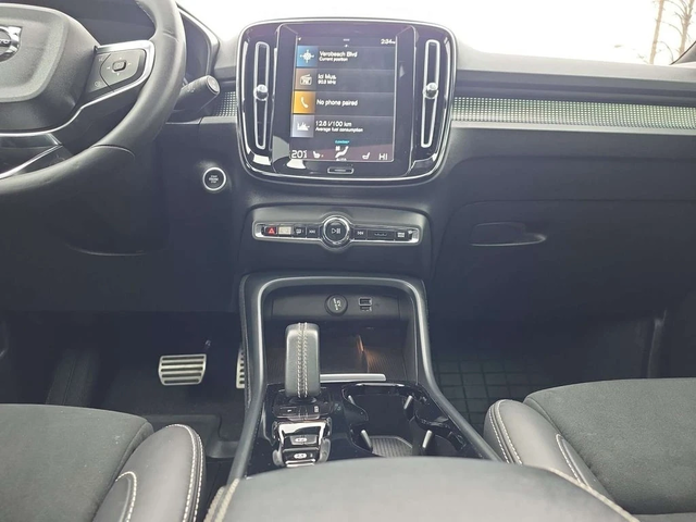 Volvo XC40 * R Design * CARFAX * ЦЕНА ДО БГ - автомобили, коли, обяви за нови и употребявани 11