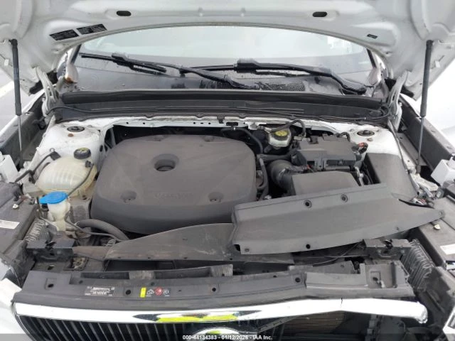 Volvo XC40 T5 MOMENTUM - автомобили, коли, обяви за нови и употребявани 14