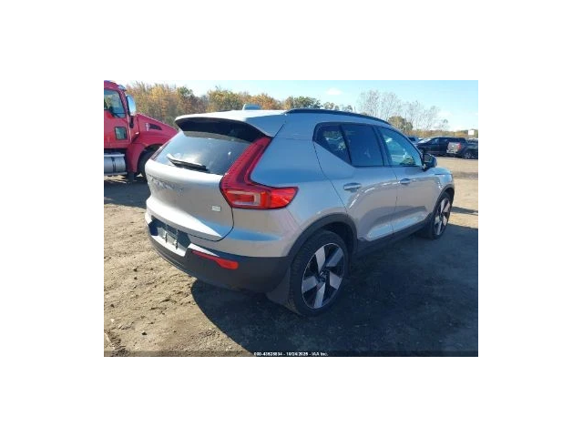 Volvo XC40 RECHARGE PURE ELECTRIC TWIN ULTIMATE - автомобили, коли, обяви за нови и употребявани 3