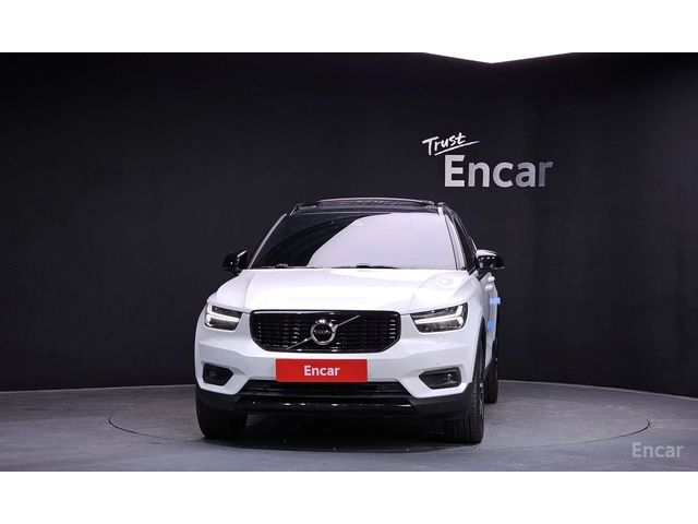 Volvo XC40 * T4* R-DESIGN* КОЖА* ПОДГРЕВ* TOP* - автомобили, коли, обяви за нови и употребявани 2