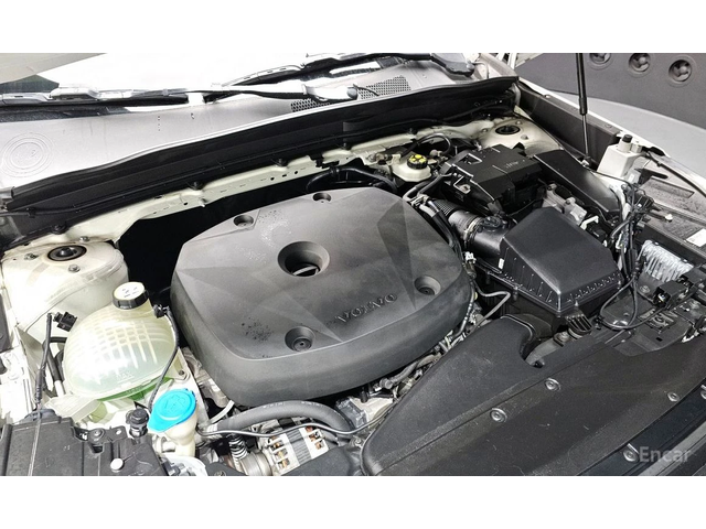 Volvo XC40 * T4* R-DESIGN* КОЖА* ПОДГРЕВ* TOP* - автомобили, коли, обяви за нови и употребявани 5