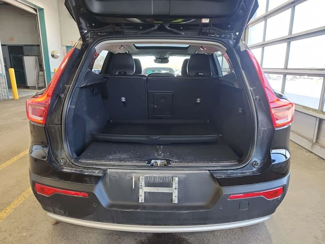 Volvo XC40 PLUS BRIGHT THEME| ПАМЕТ| ПАНОРАМА| 2 КЛЮЧА| - автомобили, коли, обяви за нови и употребявани 6