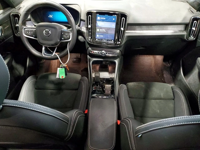 Volvo XC40 RECHARGE ULTIMATE AWD - автомобили, коли, обяви за нови и употребявани 7
