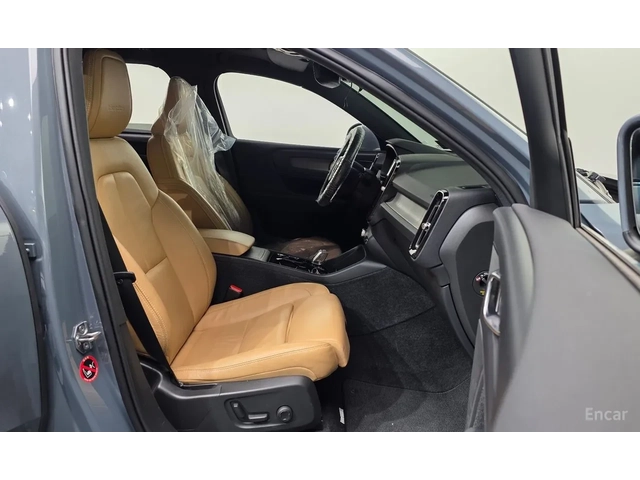 Volvo XC40 T4 AWD / INSCRIPTION / HARMAN-KARDON / 360 / PANO - автомобили, коли, обяви за нови и употребявани 11