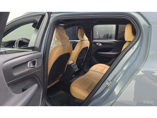 Volvo XC40 T4 AWD / INSCRIPTION / HARMAN-KARDON / 360 / PANO - автомобили, коли, обяви за нови и употребявани 13