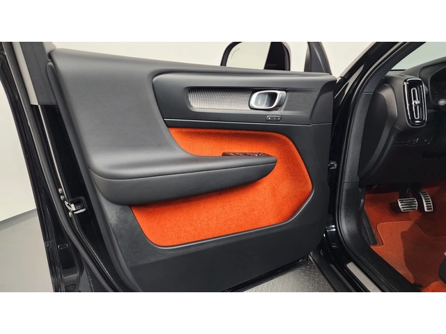 Volvo XC40 2018* R-DESIGN* DISTRONIK* DIGITAL* PANO* КРАЙНА Ц - автомобили, коли, обяви за нови и употребявани 12