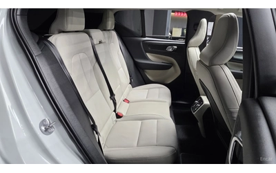 Volvo XC40 B4* ULTRA BRIGHT* 360* PANORAMA* ПОДГРЕВ* - автомобили, коли, обяви за нови и употребявани 10