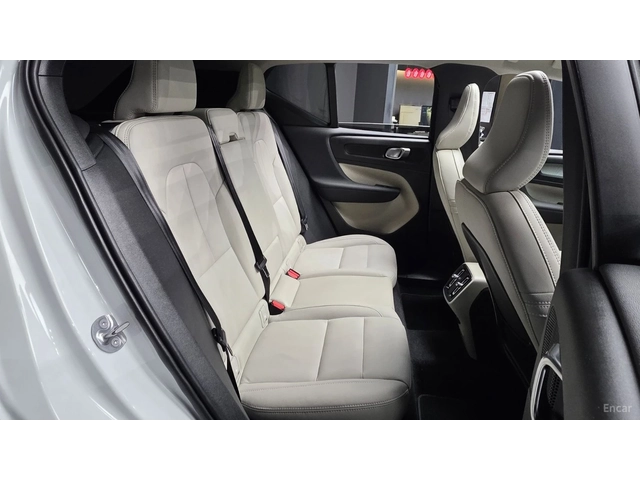 Volvo XC40 B4* ULTRA BRIGHT* 360* PANORAMA* ПОДГРЕВ* - автомобили, коли, обяви за нови и употребявани 10